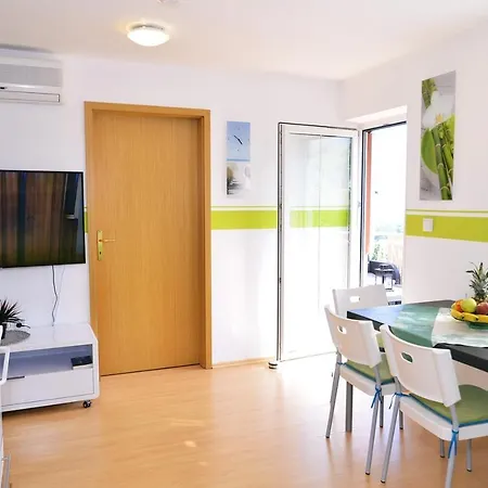 P.a.l.m.e. * Poljane